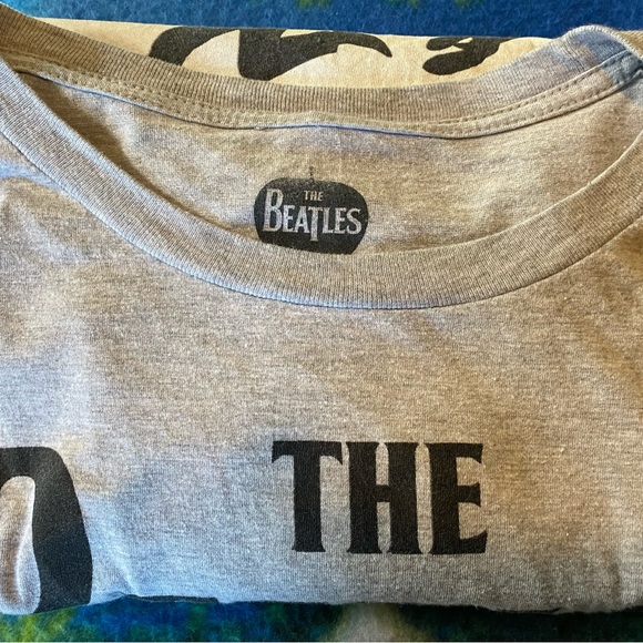 Men’s 2015 “The Beatles” Tee Shirt. Apple Crops LTD. Size XL. Grey with Graphics - Picture 4 of 6